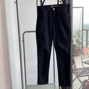 Black skinny jeans